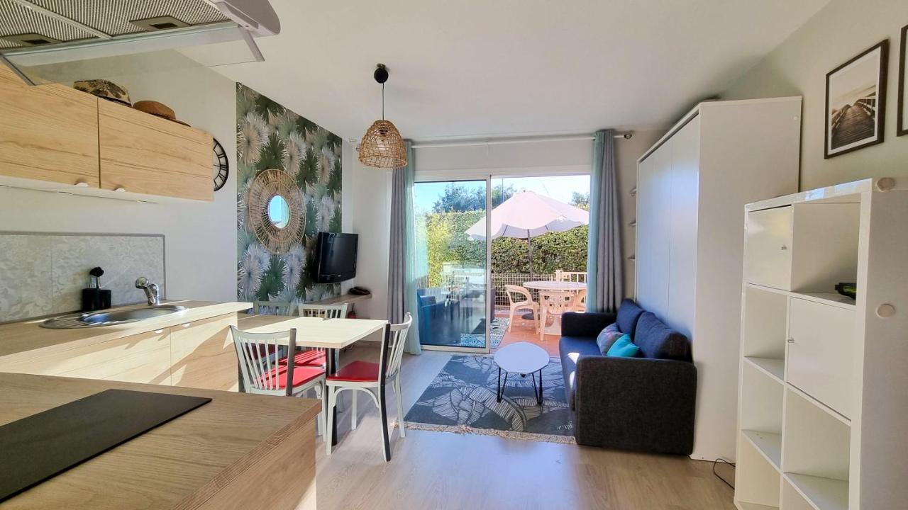 A 500 M Bord De Mer Giens Hyeres Bagian luar foto